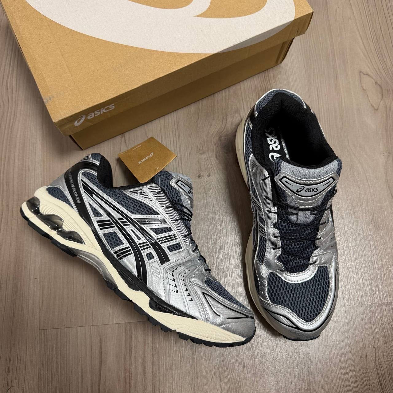 Zapatilla Asic Gel Suela Beige